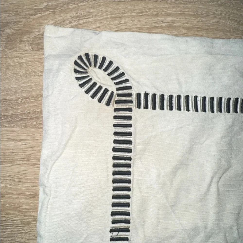 Anthropologie‎ Black Embroidered Trim White Cotton Decorative Pillow Cover 18x18